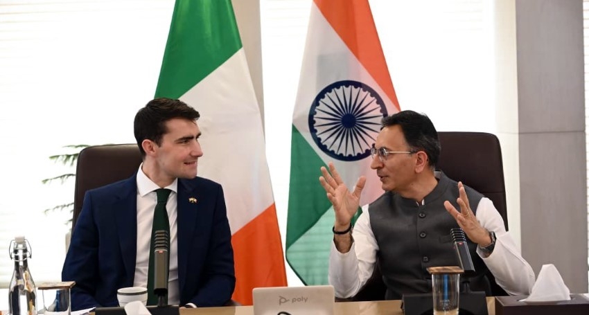 आयरलैंड के सार्वजनिक व्यय, अवसंरचना, सार्वजनिक सेवा सुधार और डिजिटलीकरण मंत्री जैक चेम्बर्स से मुलाकात करते केंद्रीय वाणिज्य एवं उद्योग राज्य मंत्री जितिन प्रसाद