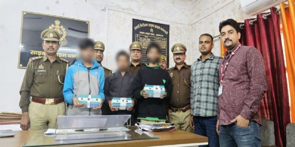 साइबर ठगी करने वाले गिरोह के तीन सदस्य गिरफ्तार,सात एंड्रायड फ़ोन सहित अन्य उपकरण बरामद