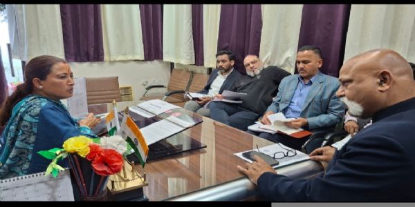 खेल मंत्री ने स्पोर्ट्स स्कूल और बच्चों के प्रशिक्षण पर दिया जोर