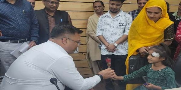 इंदौरः जनसुनवाई में थैलेसीमिया पीड़ित बच्चों को तत्काल राहत, ऑपरेशन के बाद स्वस्थ हुई बिटिया