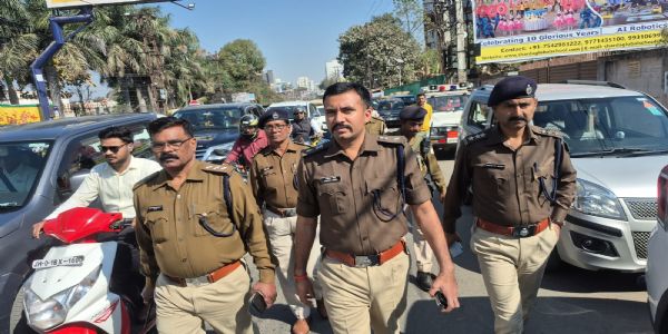 बोर्ड परीक्षाओं को लेकर रांची में ट्रैफिक व्यवस्था सख्त, सुबह 8 बजे से तैनात रहेंगे पुलिसकर्मी