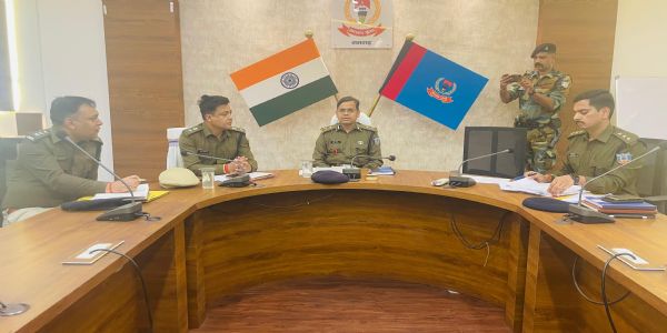 रामगढ़ में अपराध नियंत्रण को लेकर आईजी सख्त, गैंगस्टरों पर सीसीए और रेड कॉर्नर नोटिस की तैयारी