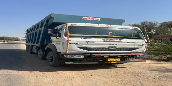 अवैध खनन के विरुद्ध कार्रवाई