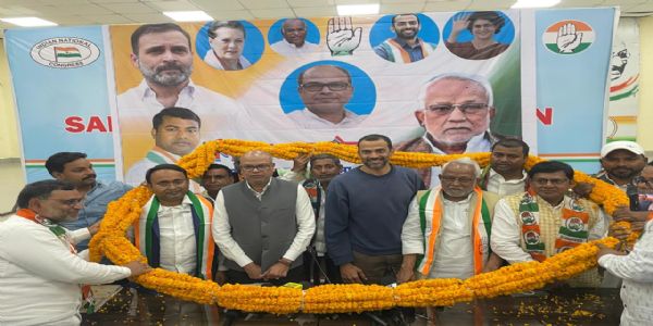 विभिन्न दलों के नेताओं ने प्रदेश कांग्रेस प्रभारी कृष्णा अल्लावारू के समक्ष ली कांग्रेस की सदस्यता