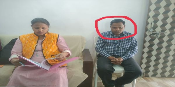 जबलपुरः टैक्स कलेक्टर को लोकायुक्त पुलिस ने रिश्वत लेते दबोचा