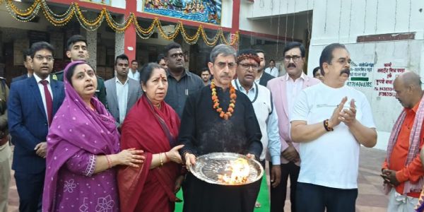 बाबा बासुकीनाथ में तमिलनाडु के राज्यपाल ने की पूजा-अर्चना