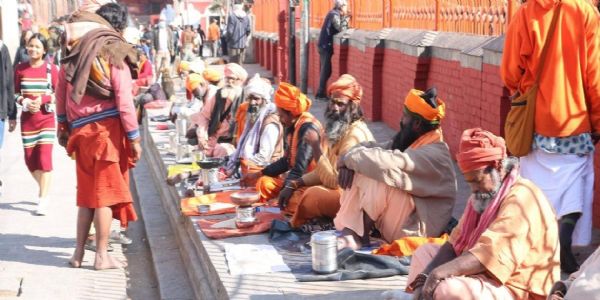 महाशिवरात्रि पर भारत से पशुपतिनाथ मंदिर आए साधु संन्यासियों की हुई विदाई