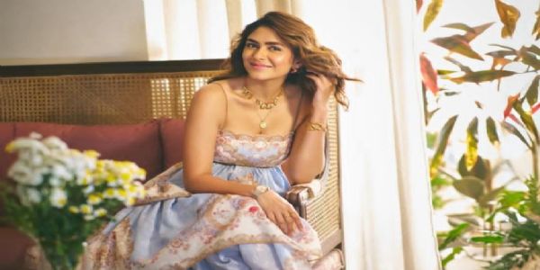 मृणाल ठाकुर - फोटो सोर्स एक्स मृणाल ठाकुर - फोटो सोर्स एक्स