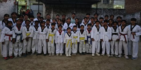 30 से अधिक खिलाड़ियों उत्तीर्ण की ताइक्वांडो कलर बेल्ट परीक्षा