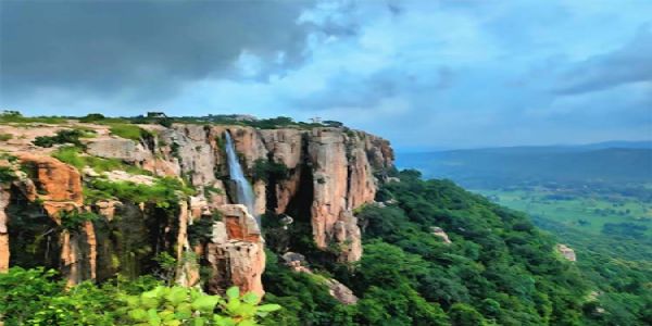 रोमांच और प्रकृति का संगम शिशुपाल पर्वत बना छत्तीसगढ़ का नया एडवेंचर हब