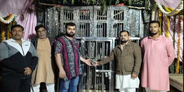 जगमोहन में बांकेबिहारी महाराज को विराजमान करने का गोस्वामियों ने किया विरोध