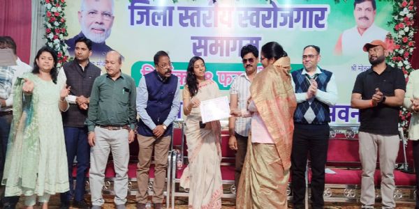 सिवनीः 316 युवाओं का निजी क्षेत्र की प्रतिष्ठित कम्पनियों में हुआ प्रारंभिक चयन