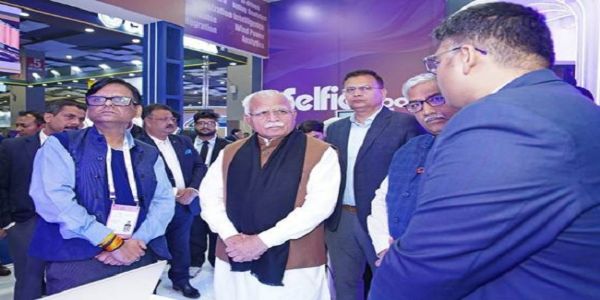 मनोहर लाल ने एआई इंपैक्ट समिट में विद्युत मंत्रालय के मंडप का उद्घाटन किया