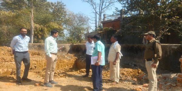 कोरबा : सीईओ जिला पंचायत ने आंगनबाड़ी भवन निर्माण और जल जीवन मिशन के कार्यों का किया निरीक्षण