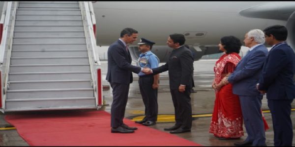 एआई इम्पैक्ट समिट में भाग लेने भारत पहुंचे पेड्रो सांचेज, जयंत चौधरी ने किया स्वागत