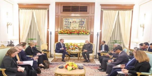 फिनलैंड के प्रधानमंत्री पेटेरी ओर्पो के साथ द्विपक्षीय वार्ता करते प्रधानमंत्री मोदी