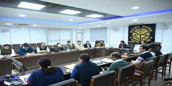 राजस्व वसूली में लापरवाही नहीं की जाएगी बर्दाश्त, जिम्मेदाराें पर कार्रवाई सुनिश्चित : डीएम