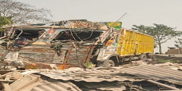 केशपुर में लॉरी-स्कूटी टक्कर, एक की मौत