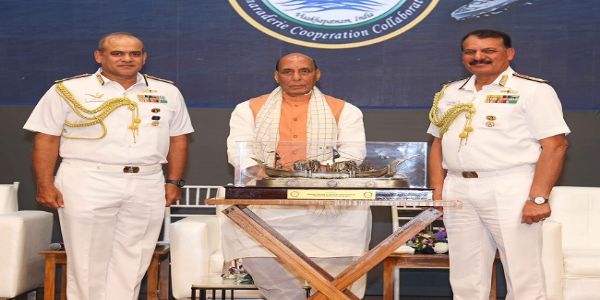 वैश्विक समुदाय समुद्री चुनौतियों से निपटने के लिए आपस में हाथ मिलाए : राजनाथ