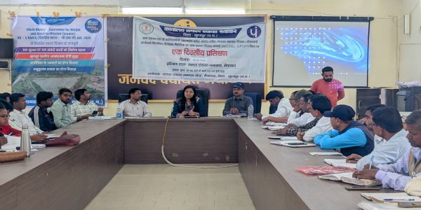 सूरजपुर : पीएम आवास योजना की पंचायतवार समीक्षा, अधूरे मकान जल्द पूर्ण करने के निर्देश