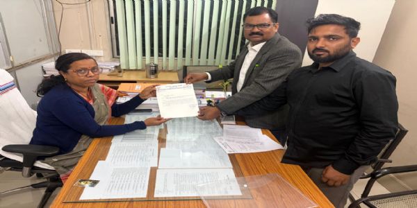 लातेहार में नगर अध्यक्ष के उम्मीदवार के पति के ख़िलाफ़ कारवाई हो : भाजपा