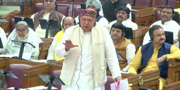 किसानों के मुद्दे पर सपा के सदस्यों ने विधानसभा का किया बहिर्गमन