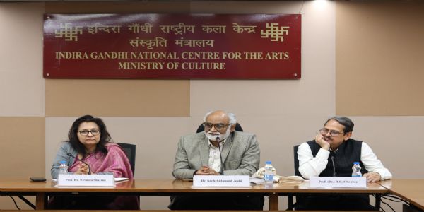 आईजीएनसीए के सदस्य सचिव डॉ सच्चिदानंद जोशी अंतरराष्ट्रीय सम्मलेन को संबोधित करते हुए