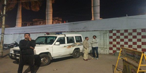 नगर निकाय चुनाव के बीच सिंह मेंशन में बमबाजी, पुलिस जांच में जुटी