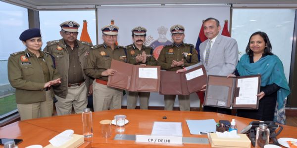 दिल्ली में सड़क सुरक्षा को लेकर ट्रैफिक पुलिस और सुजुकी के बीच एमओयू