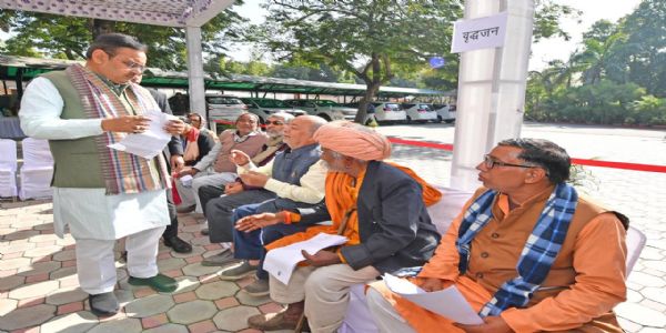 मुख्यमंत्री ने की जनसुनवाई, अधिकारियों को त्वरित निस्तारण के निर्देश