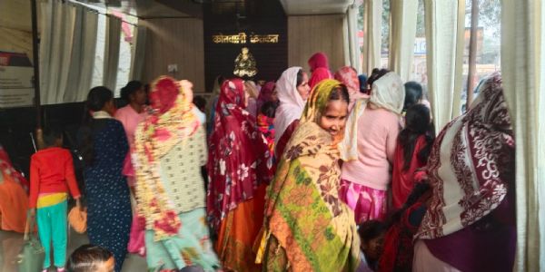 मतांतरण की सूचना पर पुलिस का छापा, 40 लोग हिरासत में, सात से पूछताछ जारी