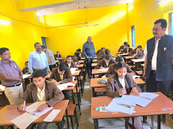 उड़नदस्ता की निगरानी में आज से शुरू हुई 12वीं बोर्ड परीक्षा