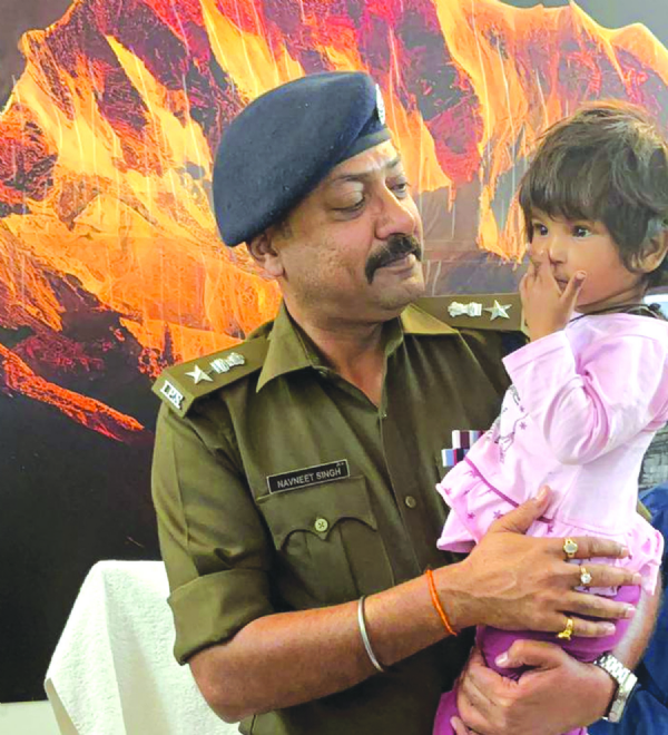 एसएसपी संग बच्ची