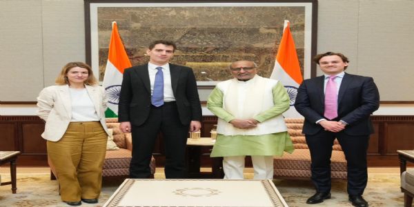 सीपी राधाकृष्णन और आर्थर सीपी राधाकृष्णन और आर्थर