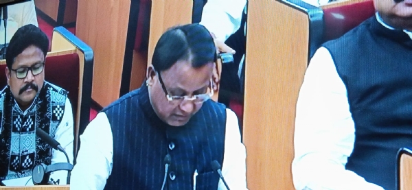 बजट पेश करते हुए मुख्यमंत्री मोहन माझी