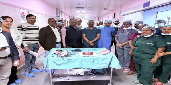 न्यूरोसर्जरी से पांच किलो का सर्वाइकल ट्यूमर निकाला