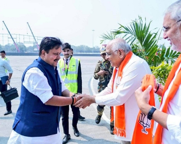 अहमदाबाद में नितिन नवीन का भव्य स्वागत