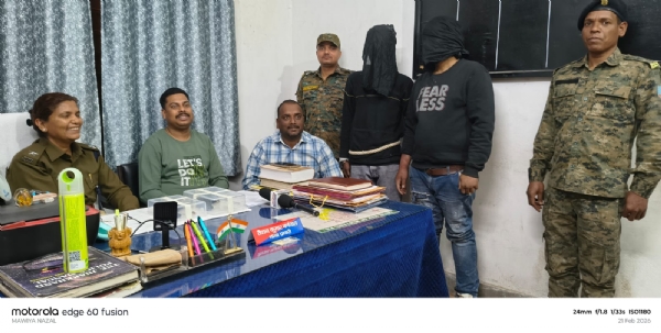 जानकारी देते अनुमंडल पुलिस पदाधिकारी।