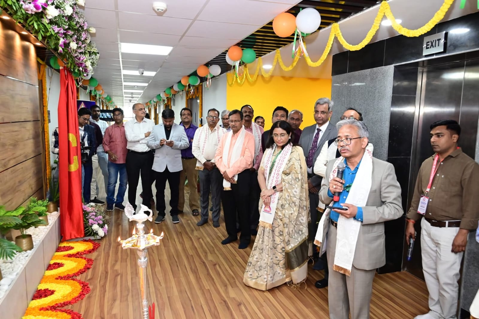 आईआईटी खड़गपुर में भारतीय प्रौद्योगिकी संस्थान खड़गपुर में डीआरडीओ उद्योग-शैक्षणिक उत्कृष्टता केंद्र का उद्घाटन