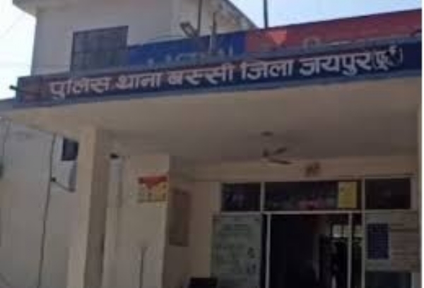 स्कॉर्पियो में लेकर घूम रहे थे हथियारों का जखीरा