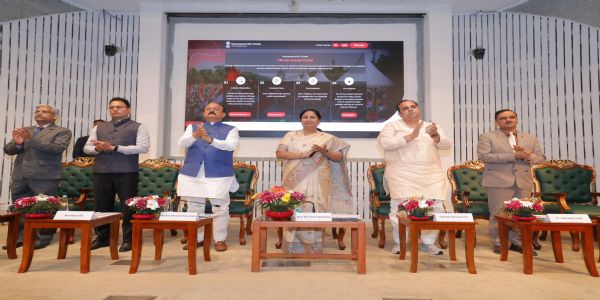 दिल्ली सचिवालय में शनिवार को ‘सीएम जनसुनवाई पोर्टल एवं मोबाइल ऐप’ शुभांरभ करती मुख्यमंत्री रेखा गुप्ता