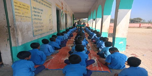 अंतर्राष्ट्रीय मातृभाषा दिवस पर बच्चों को दिया गया जानकारी