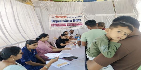 ब्लाॅकस्तरीय शिविर में जांची गई बच्चों की सेहत