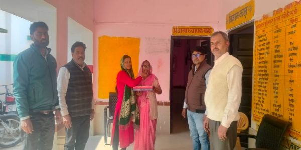 मानदेय बढ़ने पर शिक्षामित्र व अनुदेशकों ने जताई खुशी