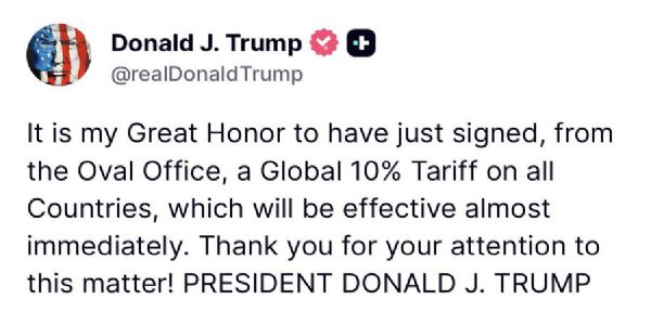ट्रंप ने 10 फीसदी वैश्विक टैरिफ संबंधी कार्यकारी आदेश पर किए हस्ताक्षर