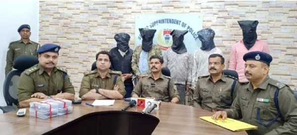 गिरफ्तार आरोपी की जानकारी देते एसएसपी पीयूष पांडेय