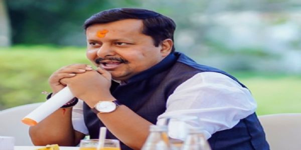 भाजपा के राष्ट्रीय अध्यक्ष नितिन नवीन गुजरात के कार्यकर्ताओं को संबोधित करते हुए भाजपा के राष्ट्रीय अध्यक्ष नितिन नवीन गुजरात के कार्यकर्ताओं को संबोधित करते हुए