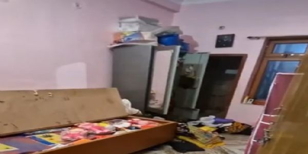 सूने घर से चोरों ने उड़ाए लाखों के जेवरात व नकदी