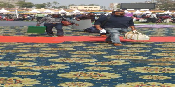 नगर निगम चुनाव : रांची के मोरहाबादी स्टेडियम से पोलिंग पार्टियां रवाना, प्रशासन ने दिए आवश्यक दिशा-निर्देश