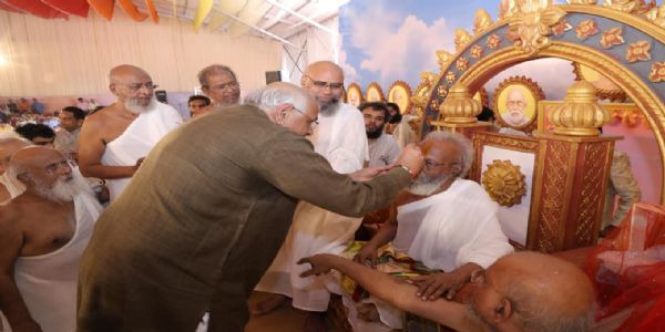 सूरत में आचार्य यशोवर्मसूरिश्वरजी के पदप्रदान समारोह में शामिल हुए भूपेंद्र पटेल